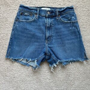 Abercrombie & Fitch The 4" Mom Short
